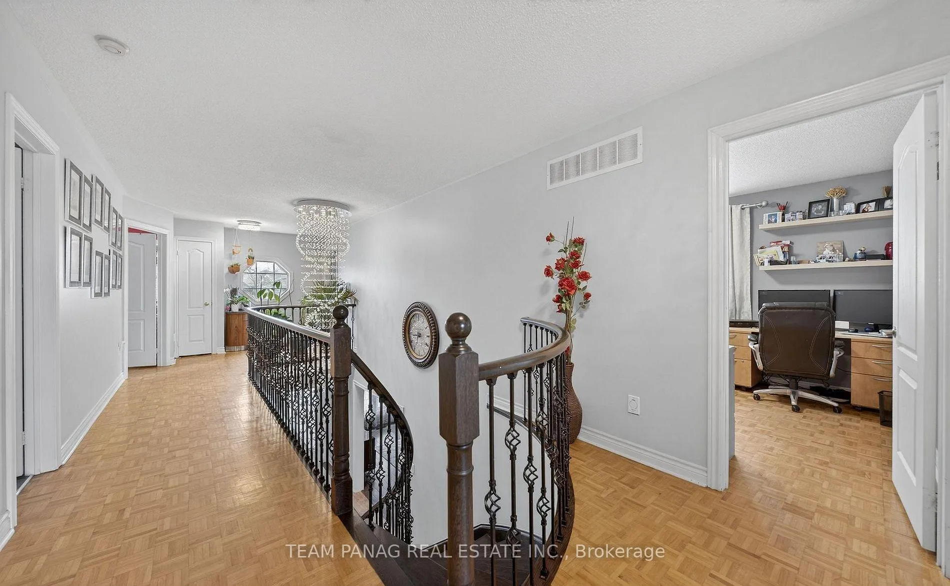 Photo 17 of 8 Deerglen Drive, Brampton, Sandringham-Wellington — HOMEH