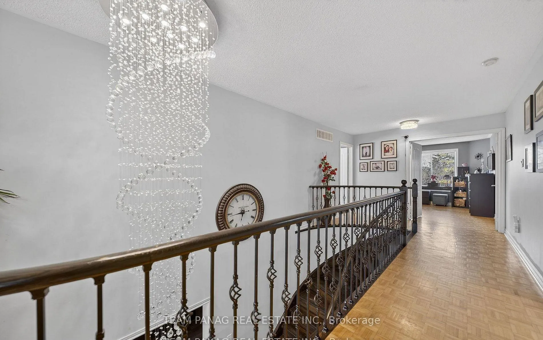 Photo 18 of 8 Deerglen Drive, Brampton, Sandringham-Wellington — HOMEH