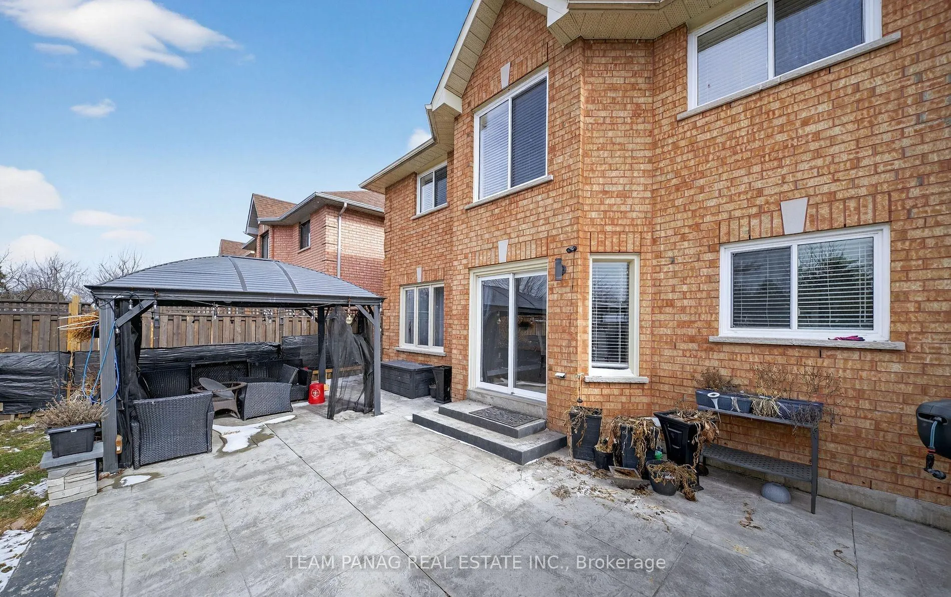 Photo 32 of 8 Deerglen Drive, Brampton, Sandringham-Wellington — HOMEH