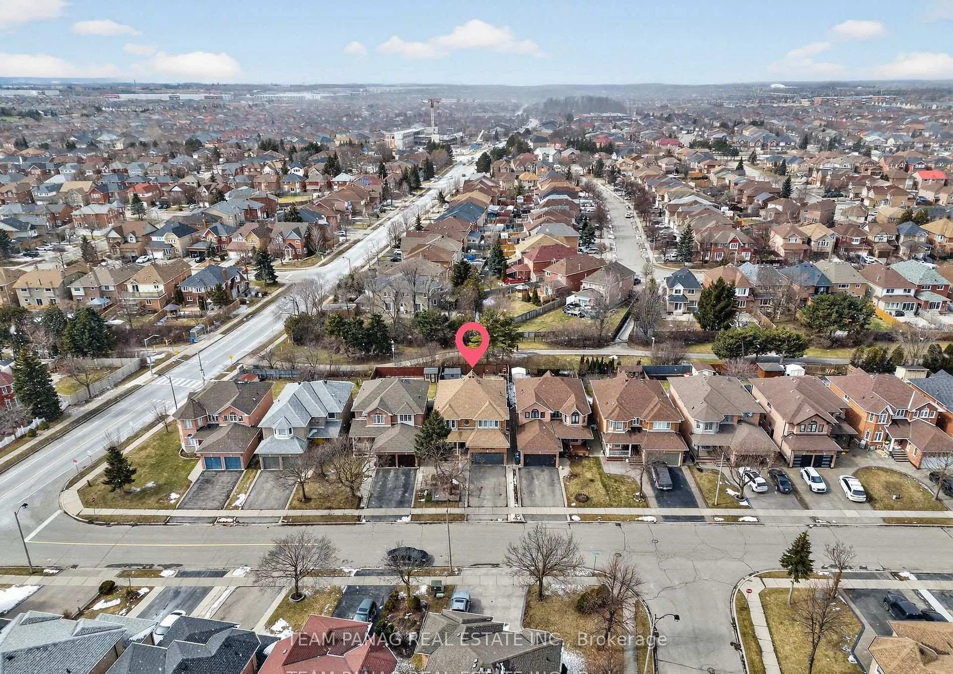 Photo 33 of 8 Deerglen Drive, Brampton, Sandringham-Wellington — HOMEH