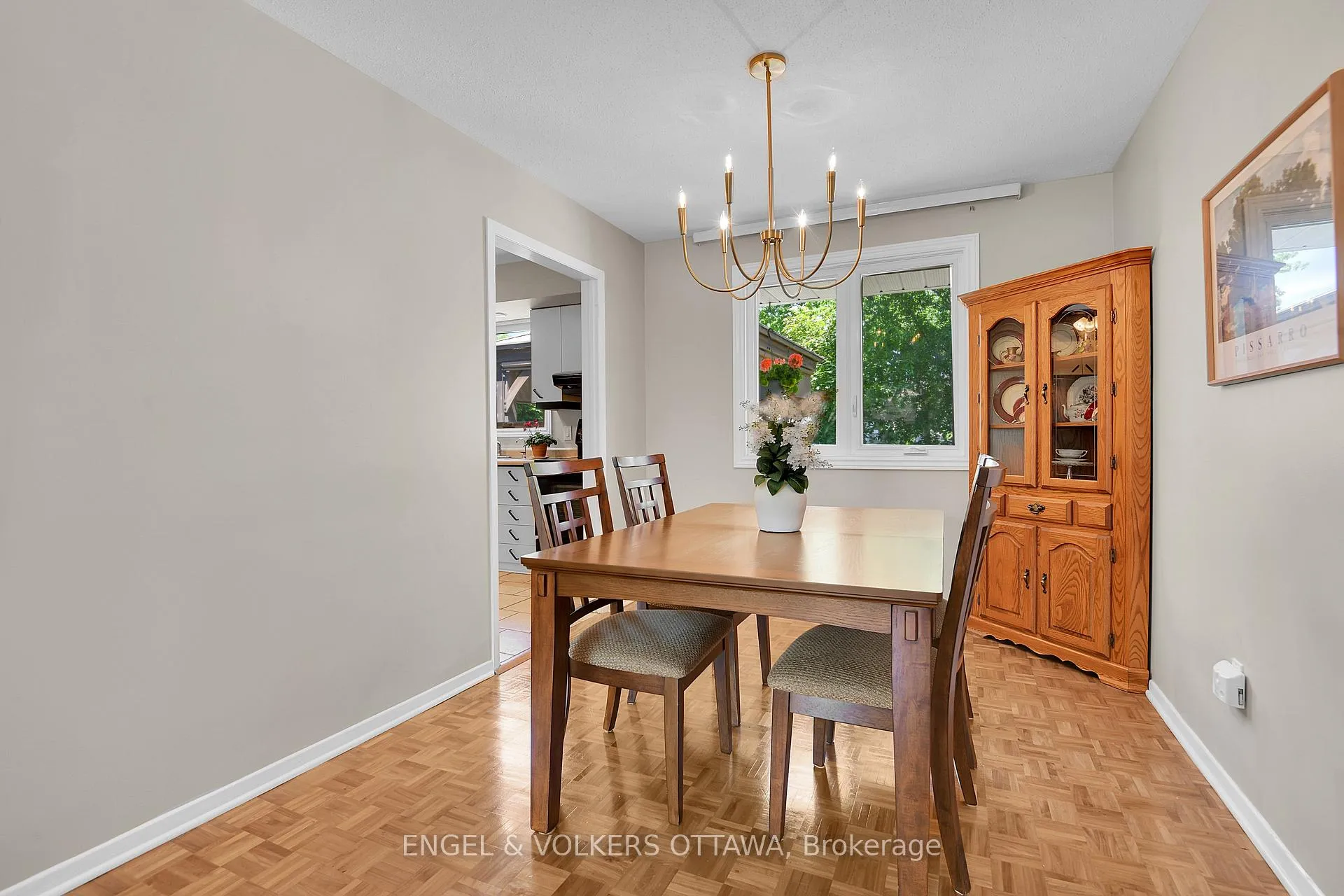 Photo 10 of 2123 Blue Jay Crescent, Ottawa, Beacon Hill North — HOMEH