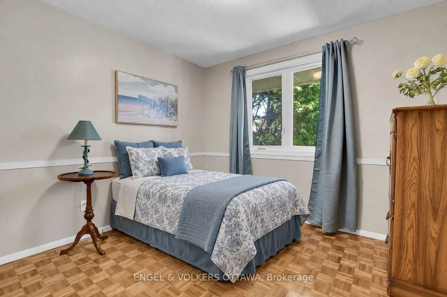 Photo 15 of 2123 Blue Jay Crescent, Ottawa, Beacon Hill North — HOMEH