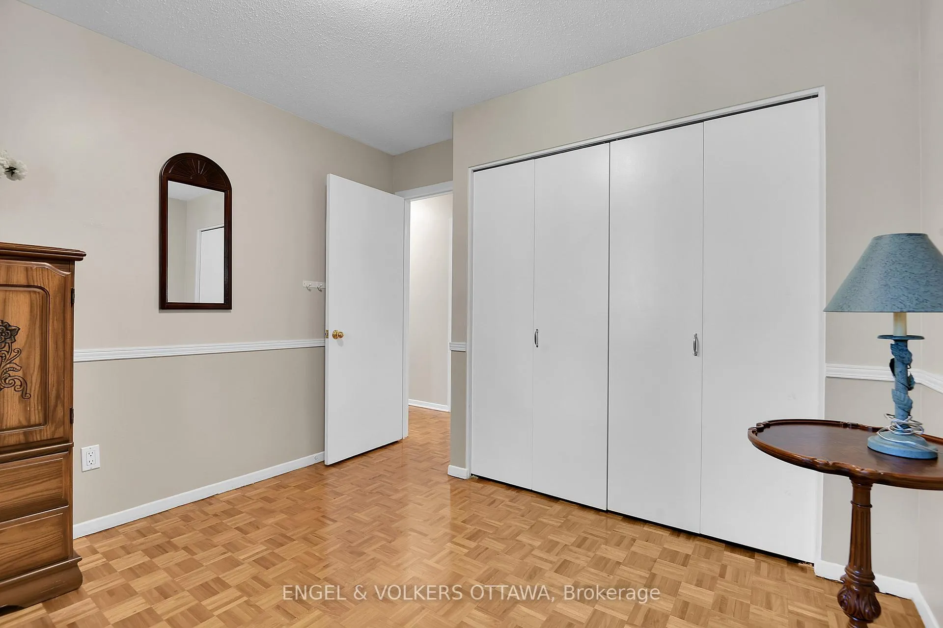 Photo 16 of 2123 Blue Jay Crescent, Ottawa, Beacon Hill North — HOMEH