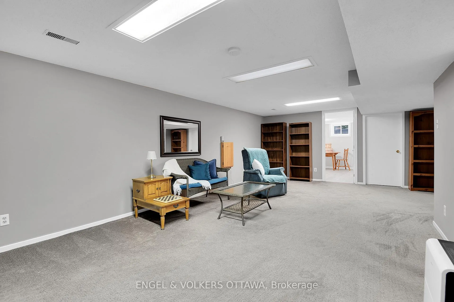 Photo 20 of 2123 Blue Jay Crescent, Ottawa, Beacon Hill North — HOMEH