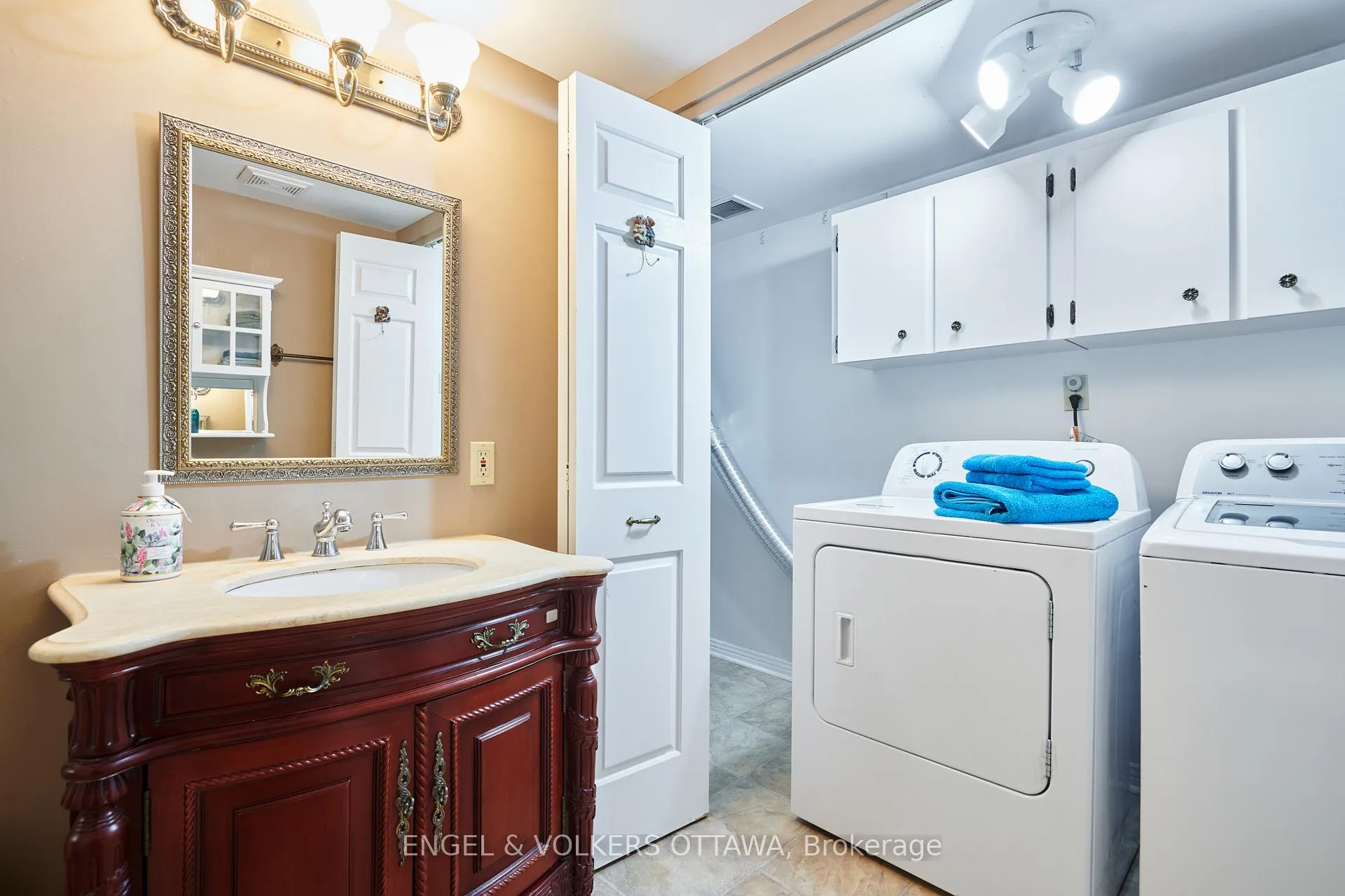 Photo 23 of 2123 Blue Jay Crescent, Ottawa, Beacon Hill North — HOMEH