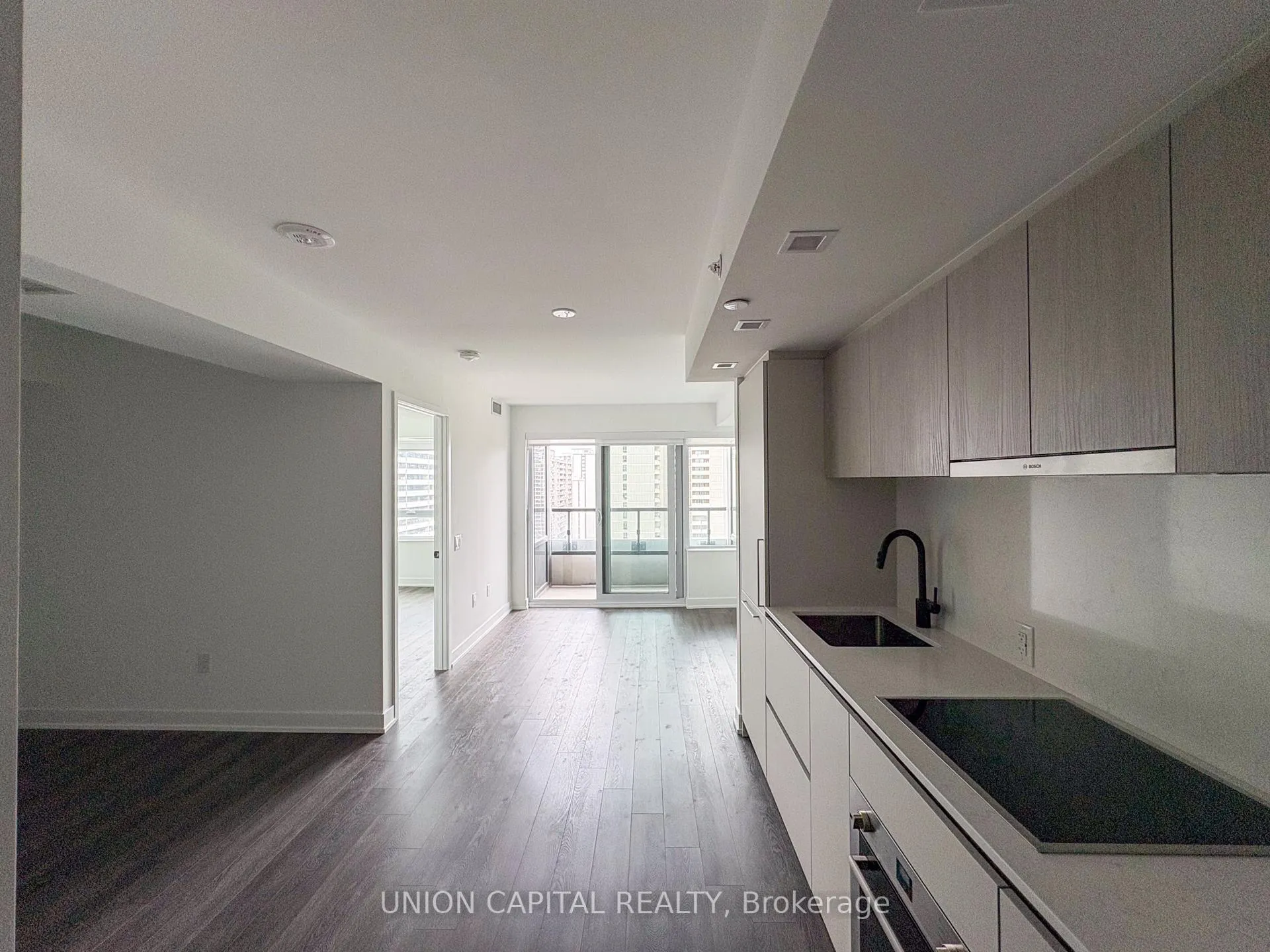 Photo 2 of Unit 1901, 609 Sherbourne Street, Toronto, North St. James Town — HOMEH