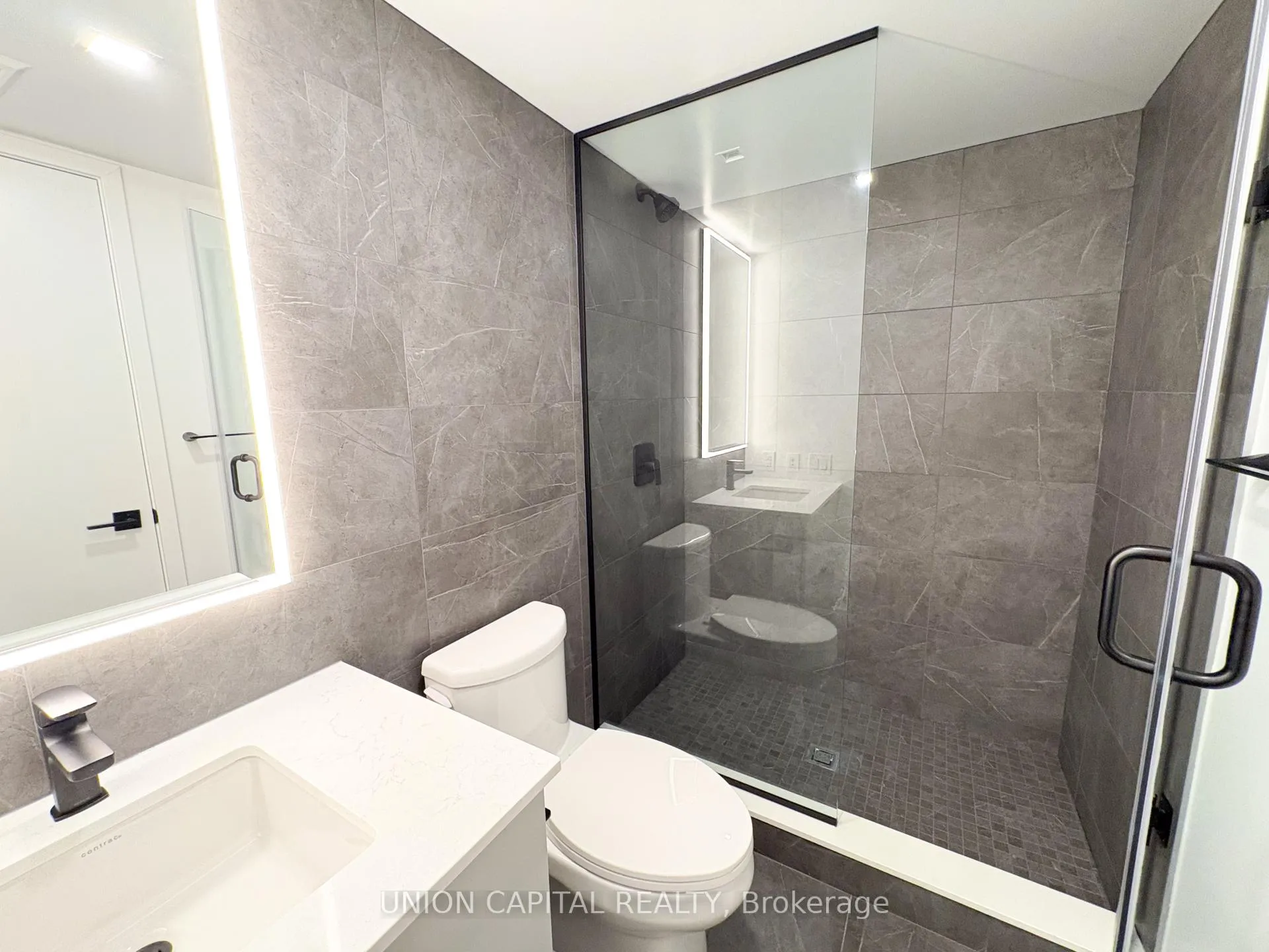 Photo 3 of Unit 1901, 609 Sherbourne Street, Toronto, North St. James Town — HOMEH