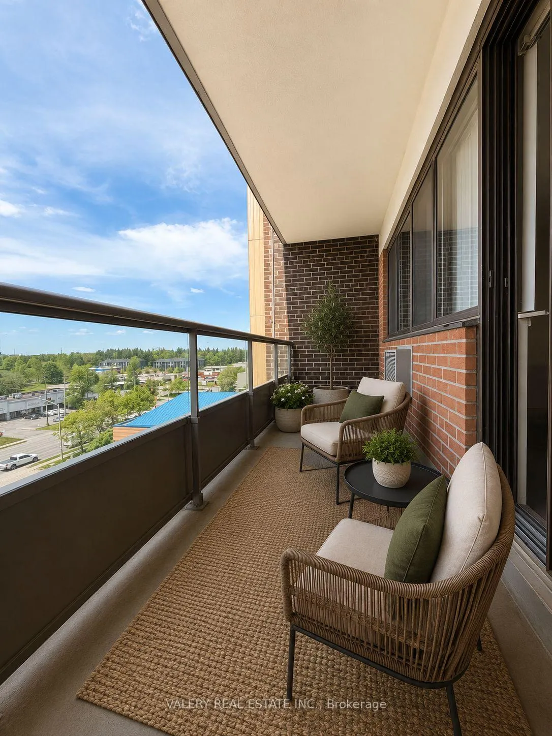 Photo 5 of Unit 704, 671 Woolwich Street, Guelph, Riverside Park — HOMEH
