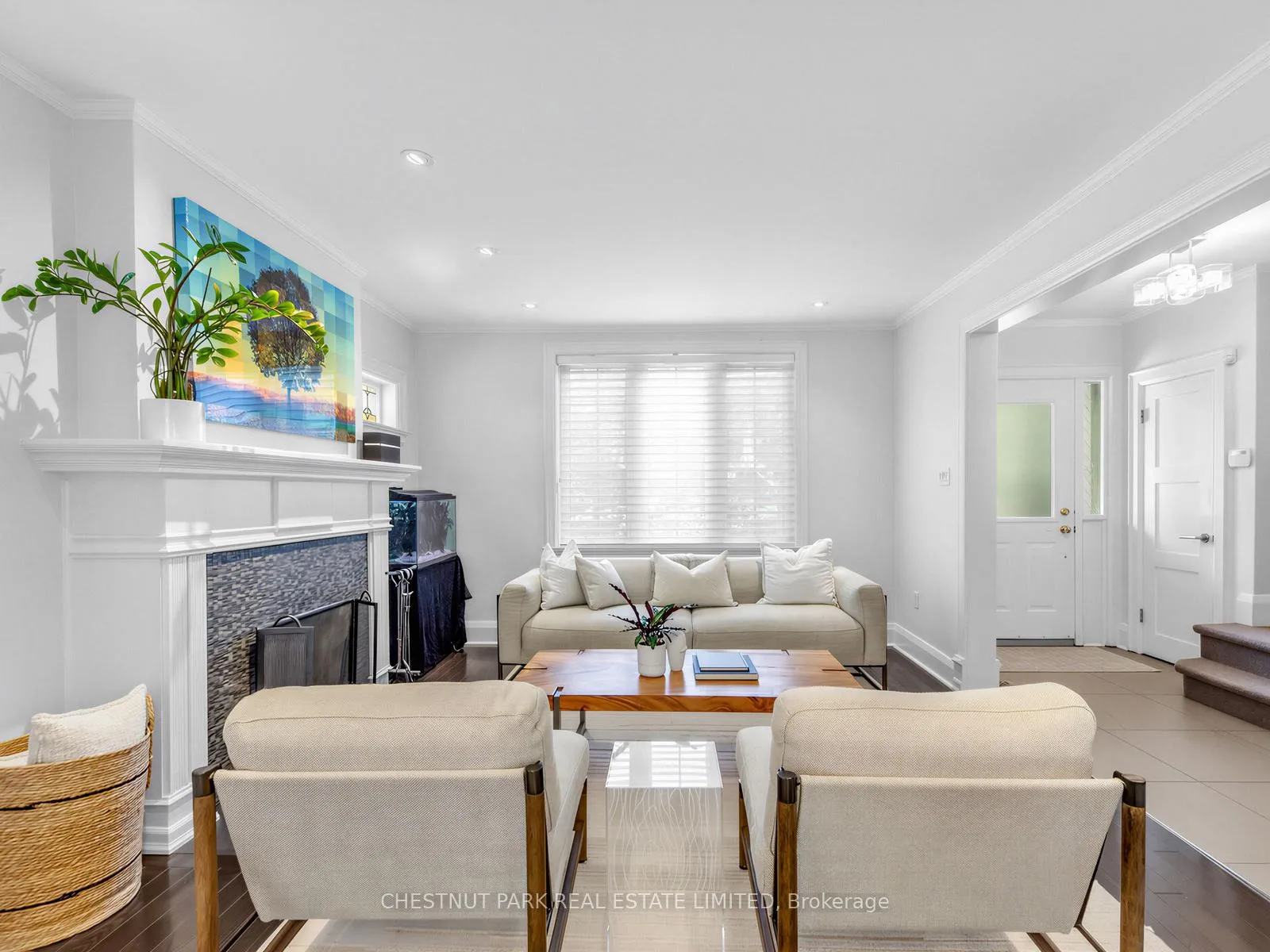 Photo 5 of 303 Belsize Drive, Toronto, Mount Pleasant East — HOMEH