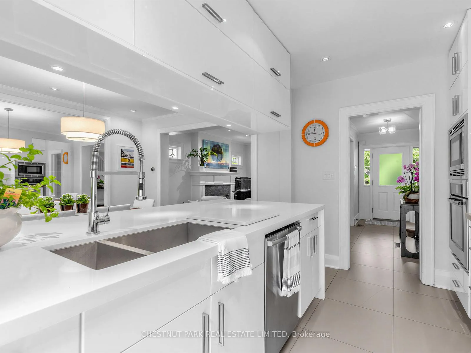Photo 9 of 303 Belsize Drive, Toronto, Mount Pleasant East — HOMEH