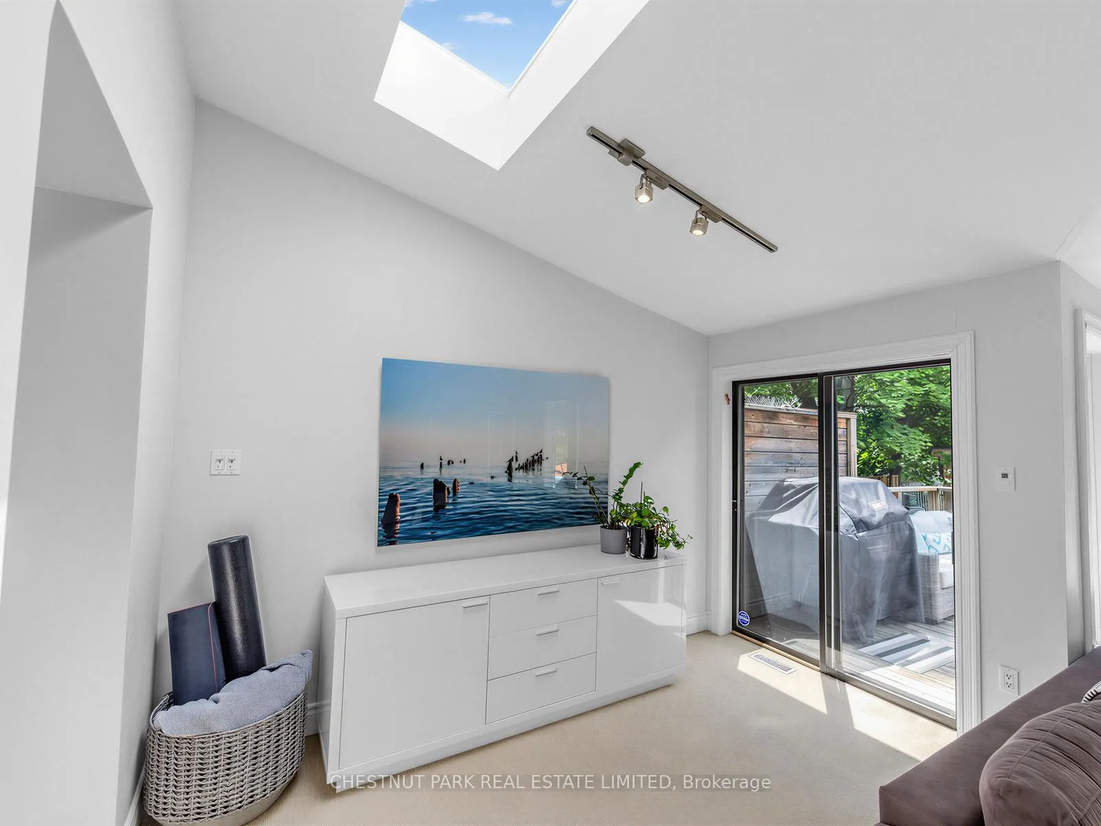 Photo 11 of 303 Belsize Drive, Toronto, Mount Pleasant East — HOMEH