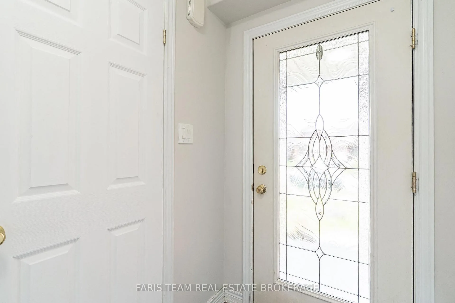 Photo 4 of 104 Banting Crescent, Essa, Angus — HOMEH