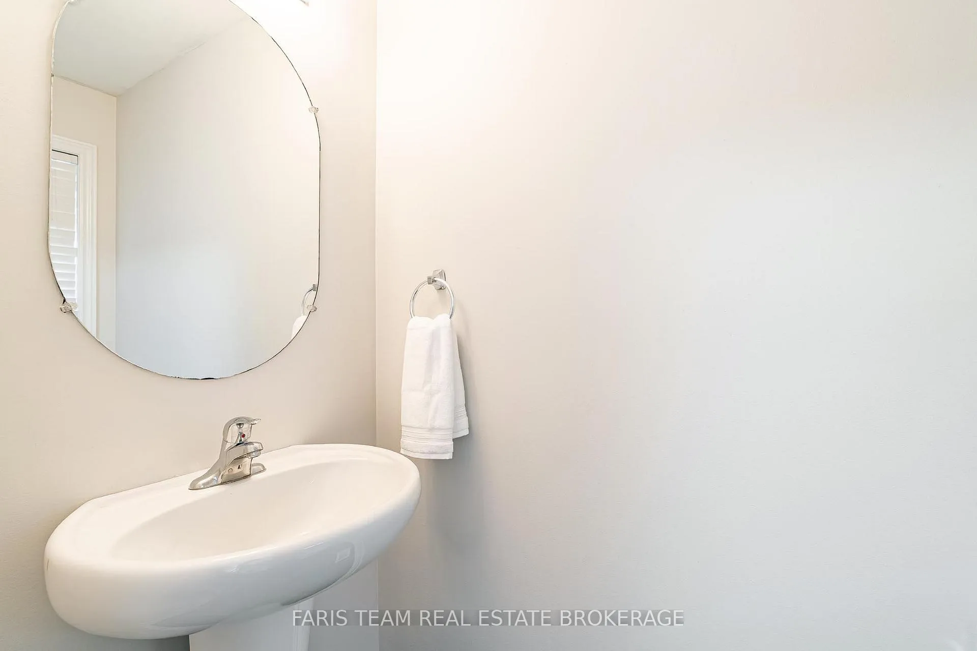 Photo 14 of 104 Banting Crescent, Essa, Angus — HOMEH
