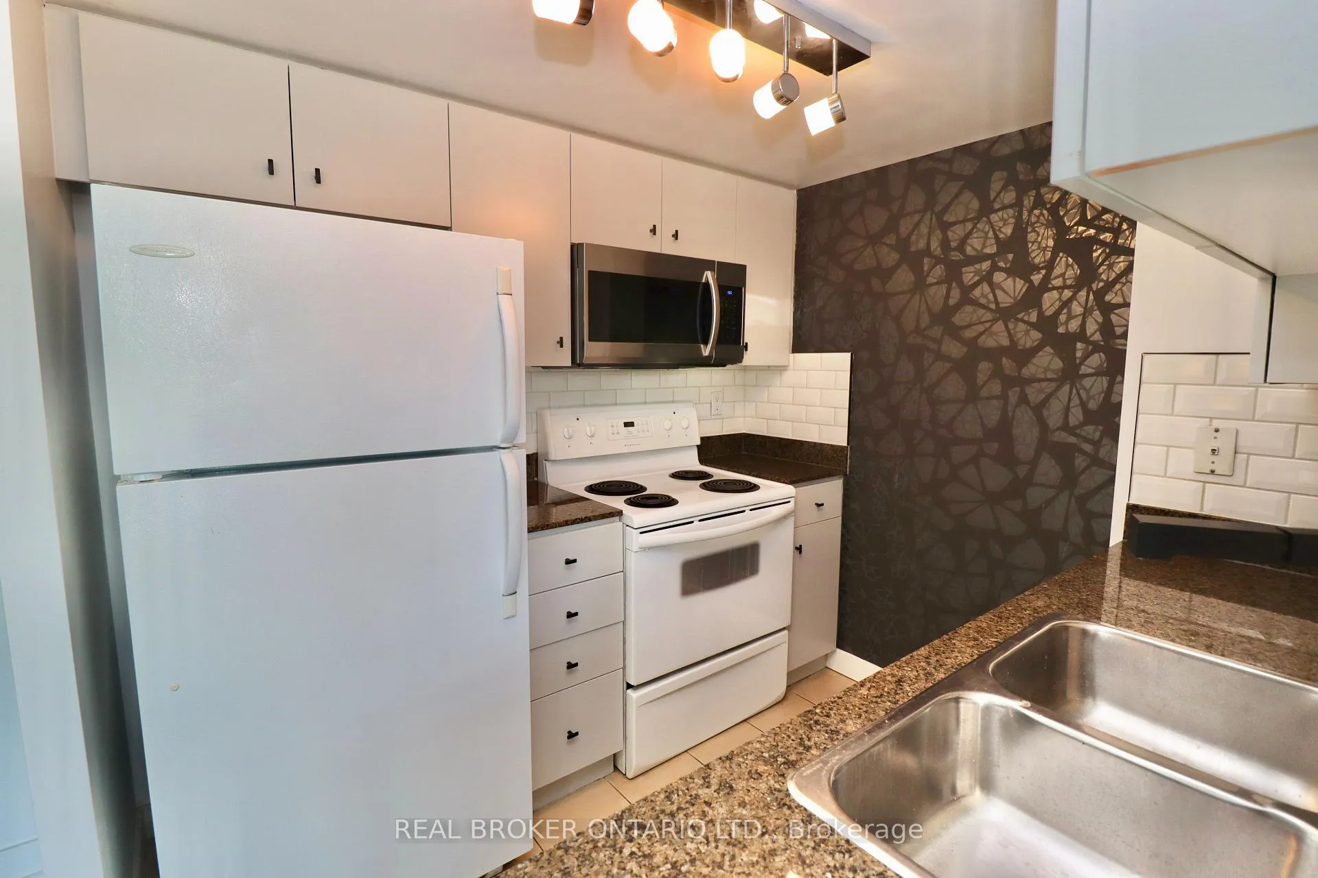 Photo 4 of Unit 1806, 397 Front Street W, Toronto, Waterfront Communities — HOMEH