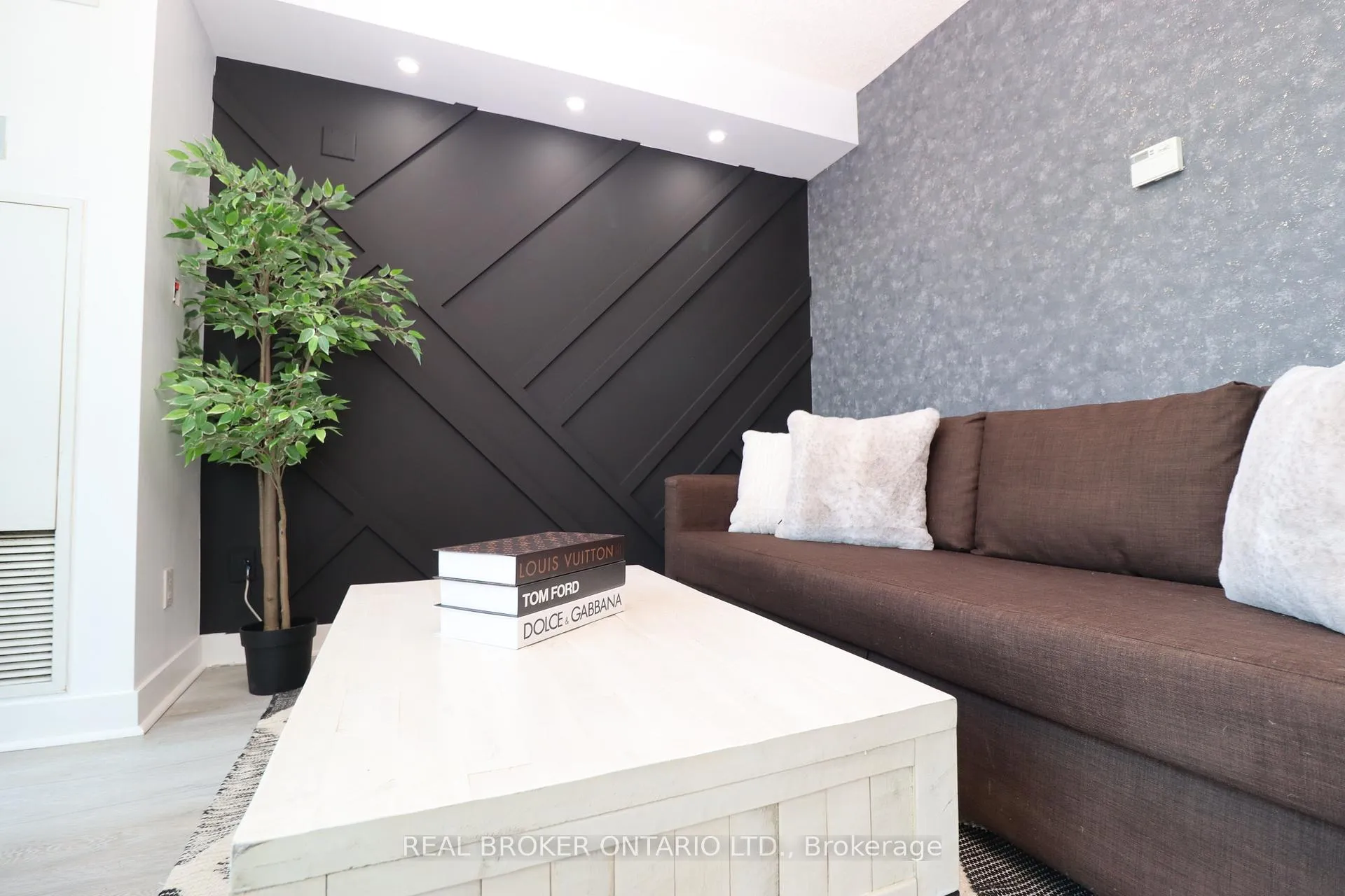 Photo 6 of Unit 1806, 397 Front Street W, Toronto, Waterfront Communities — HOMEH