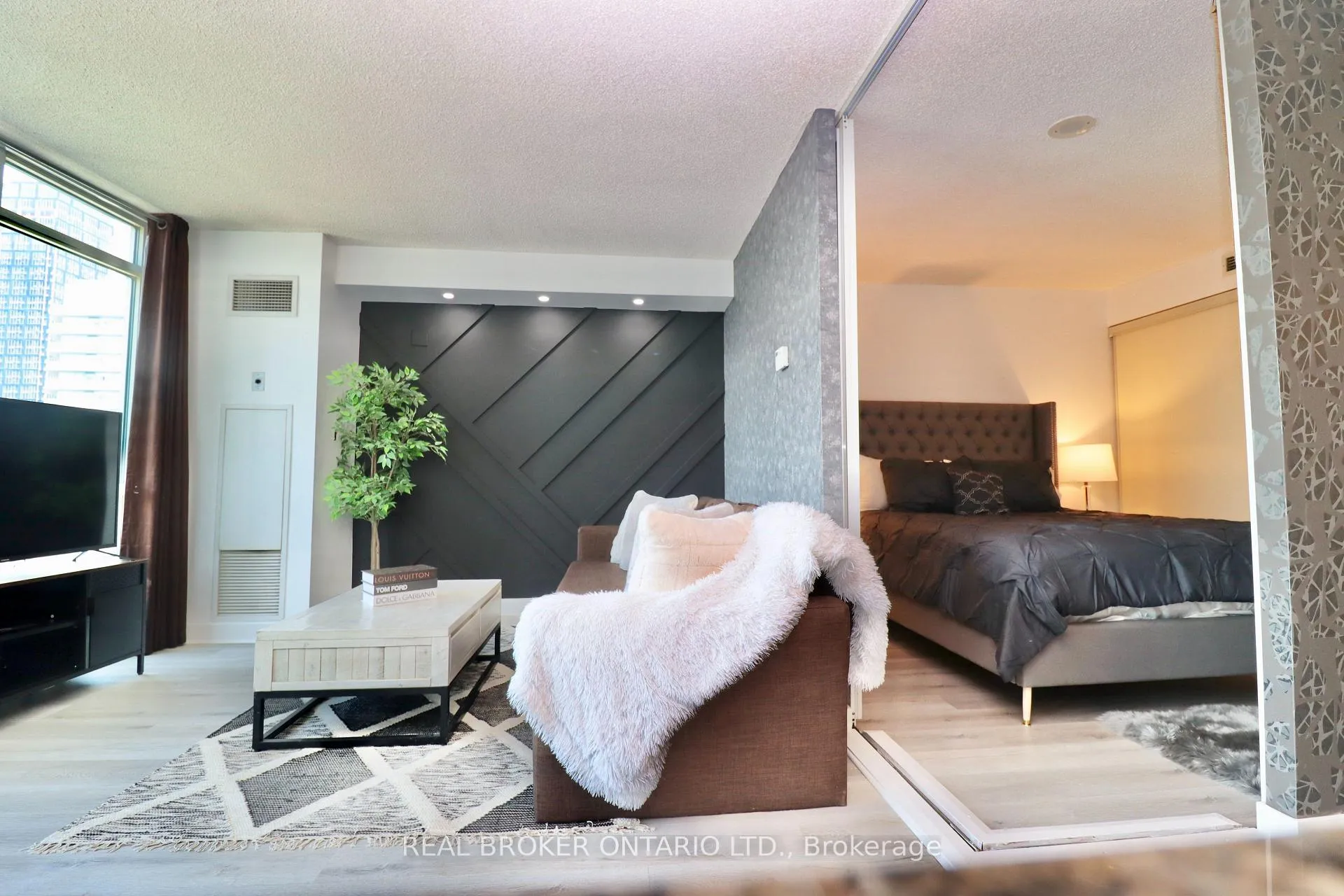 Photo 12 of Unit 1806, 397 Front Street W, Toronto, Waterfront Communities — HOMEH