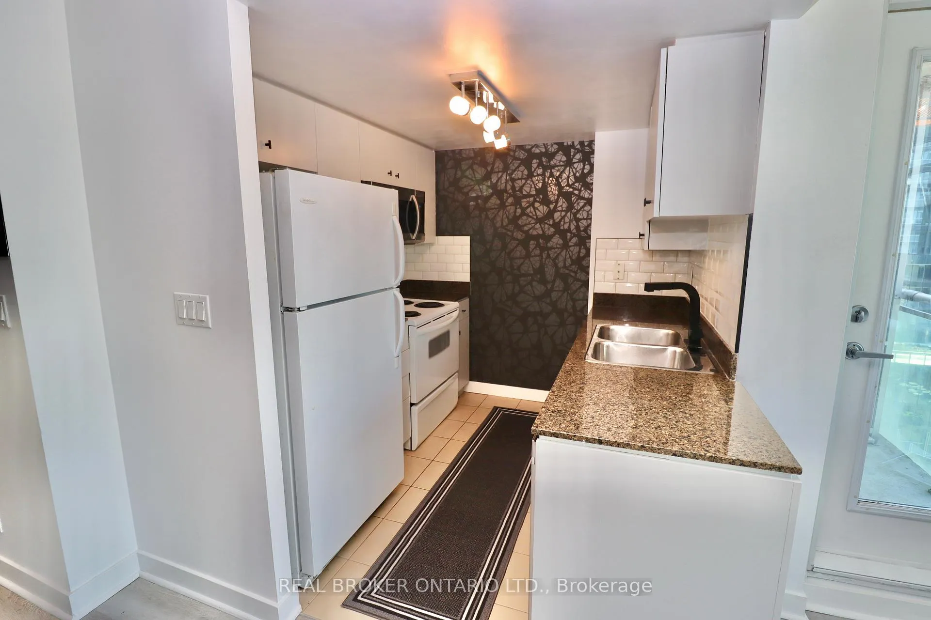Photo 16 of Unit 1806, 397 Front Street W, Toronto, Waterfront Communities — HOMEH