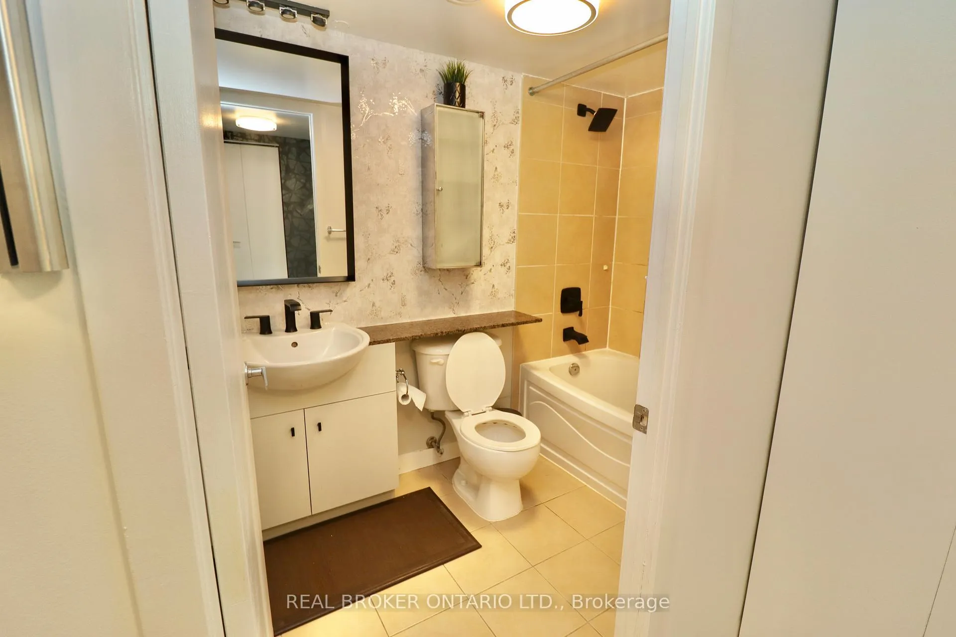 Photo 17 of Unit 1806, 397 Front Street W, Toronto, Waterfront Communities — HOMEH