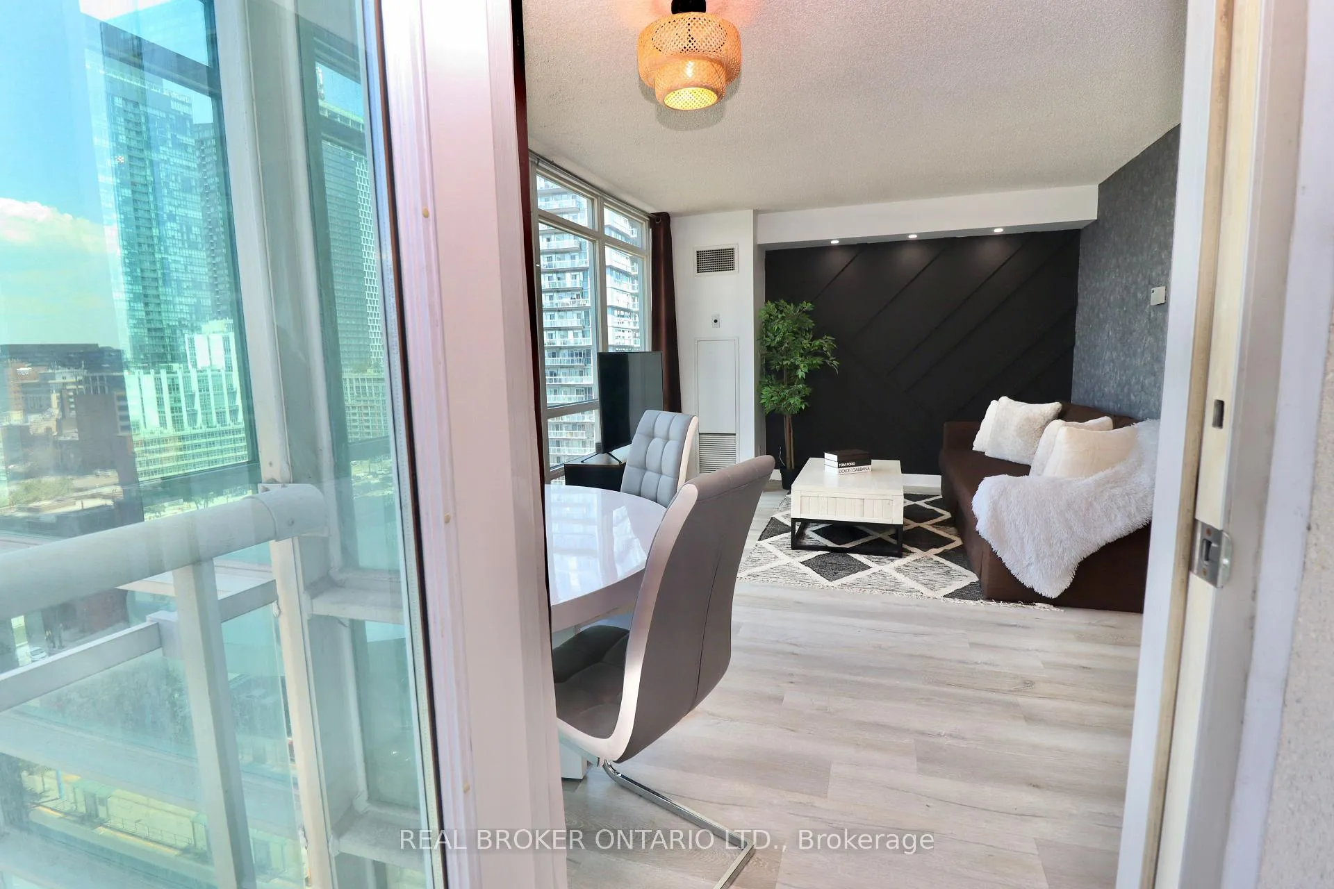 Photo 31 of Unit 1806, 397 Front Street W, Toronto, Waterfront Communities — HOMEH