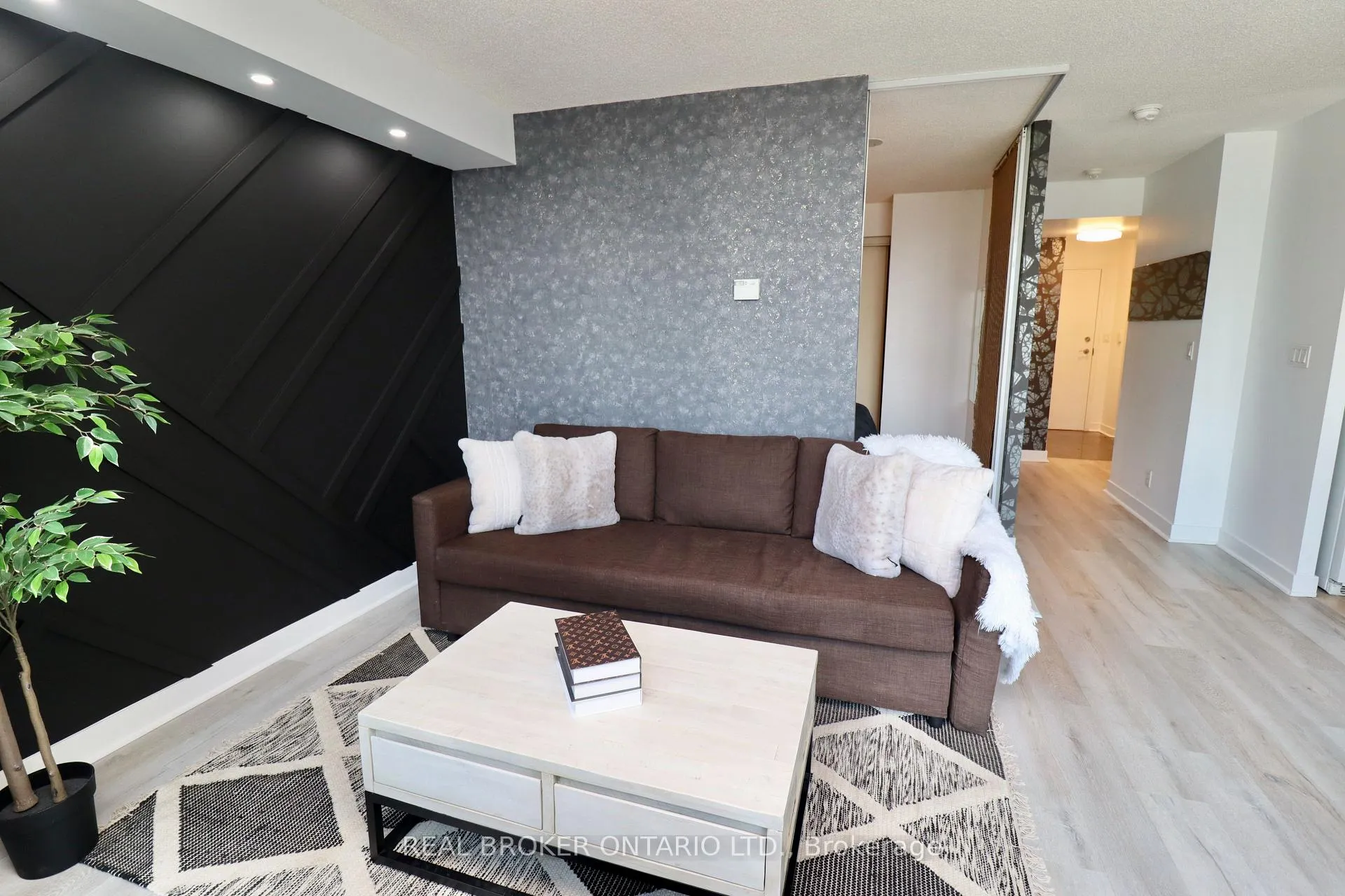 Photo 38 of Unit 1806, 397 Front Street W, Toronto, Waterfront Communities — HOMEH