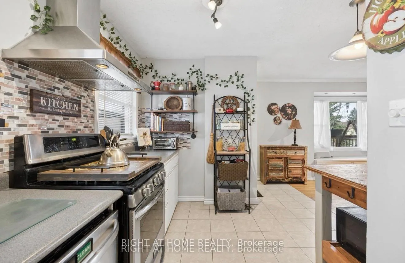 Photo 9 of 154 Admiral Road, Ajax, South East — HOMEH
