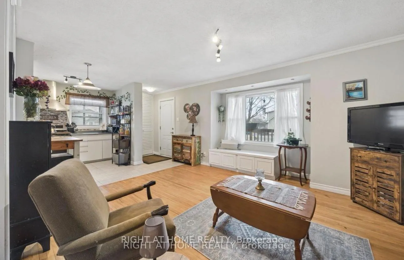 Photo 11 of 154 Admiral Road, Ajax, South East — HOMEH