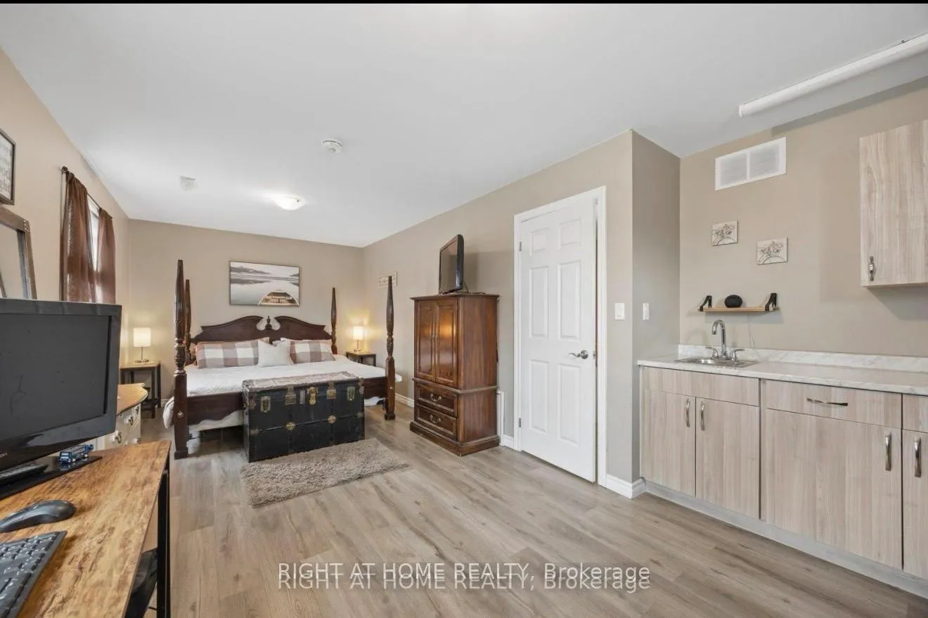 Photo 12 of 154 Admiral Road, Ajax, South East — HOMEH