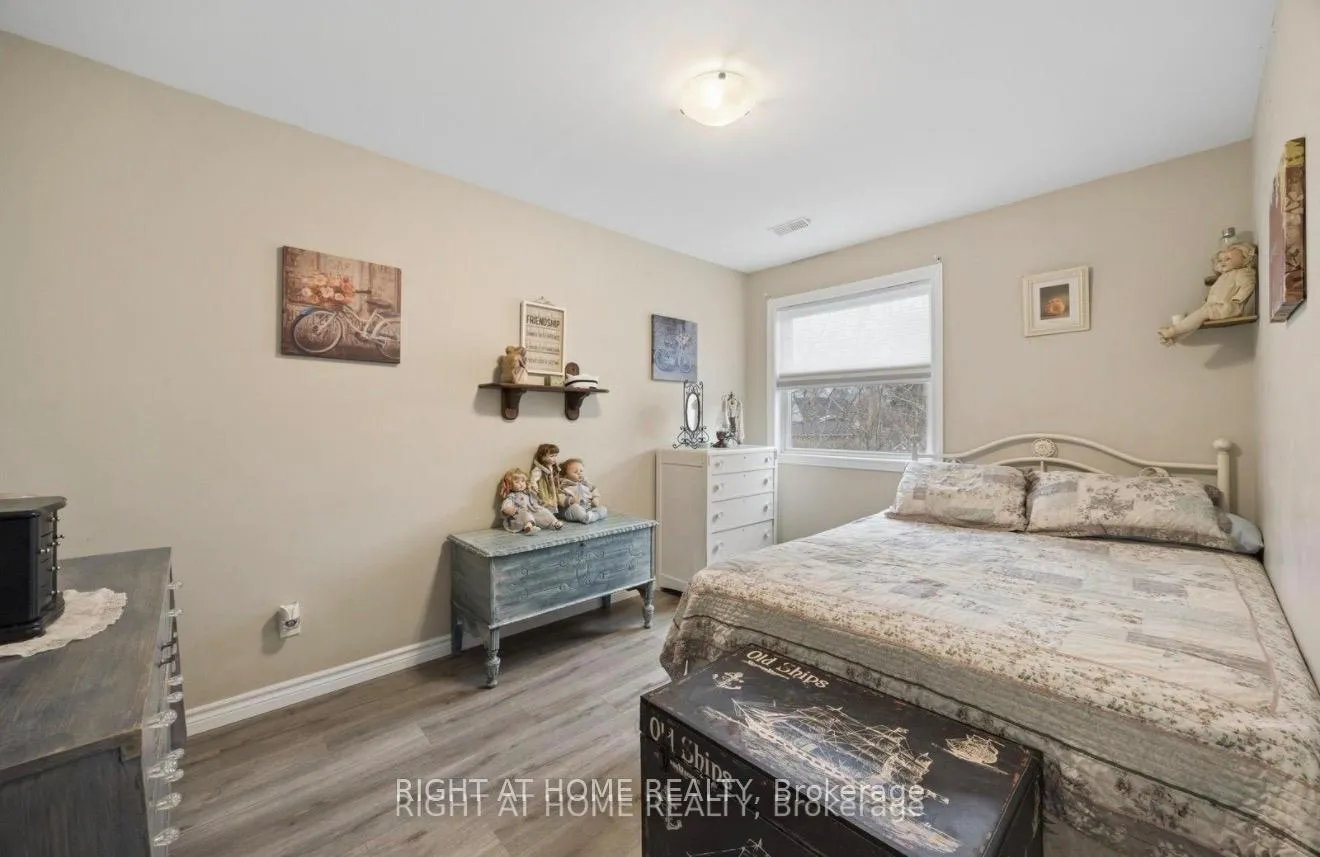 Photo 14 of 154 Admiral Road, Ajax, South East — HOMEH