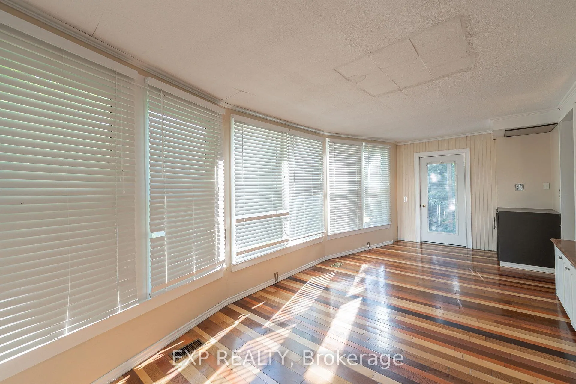 Photo 9 of 6 Rosemount Drive, Welland, Prince Charles — HOMEH