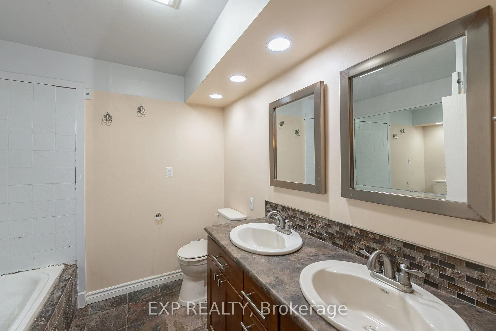 Photo 19 of 6 Rosemount Drive, Welland, Prince Charles — HOMEH
