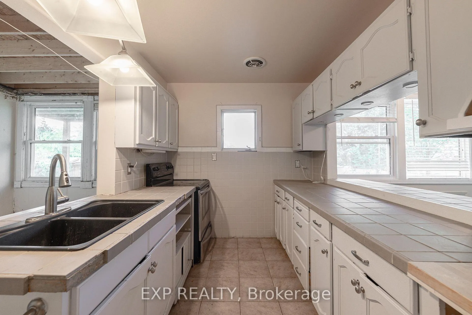Photo 24 of 6 Rosemount Drive, Welland, Prince Charles — HOMEH