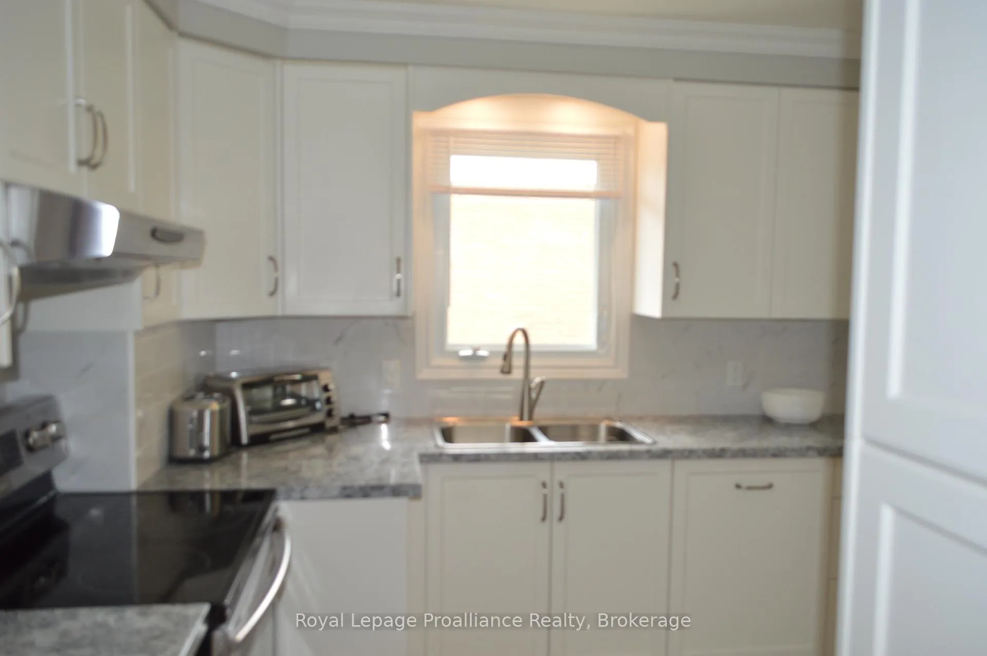 Photo 4 of 9 Austin Street, Quinte West, Trenton Ward — HOMEH