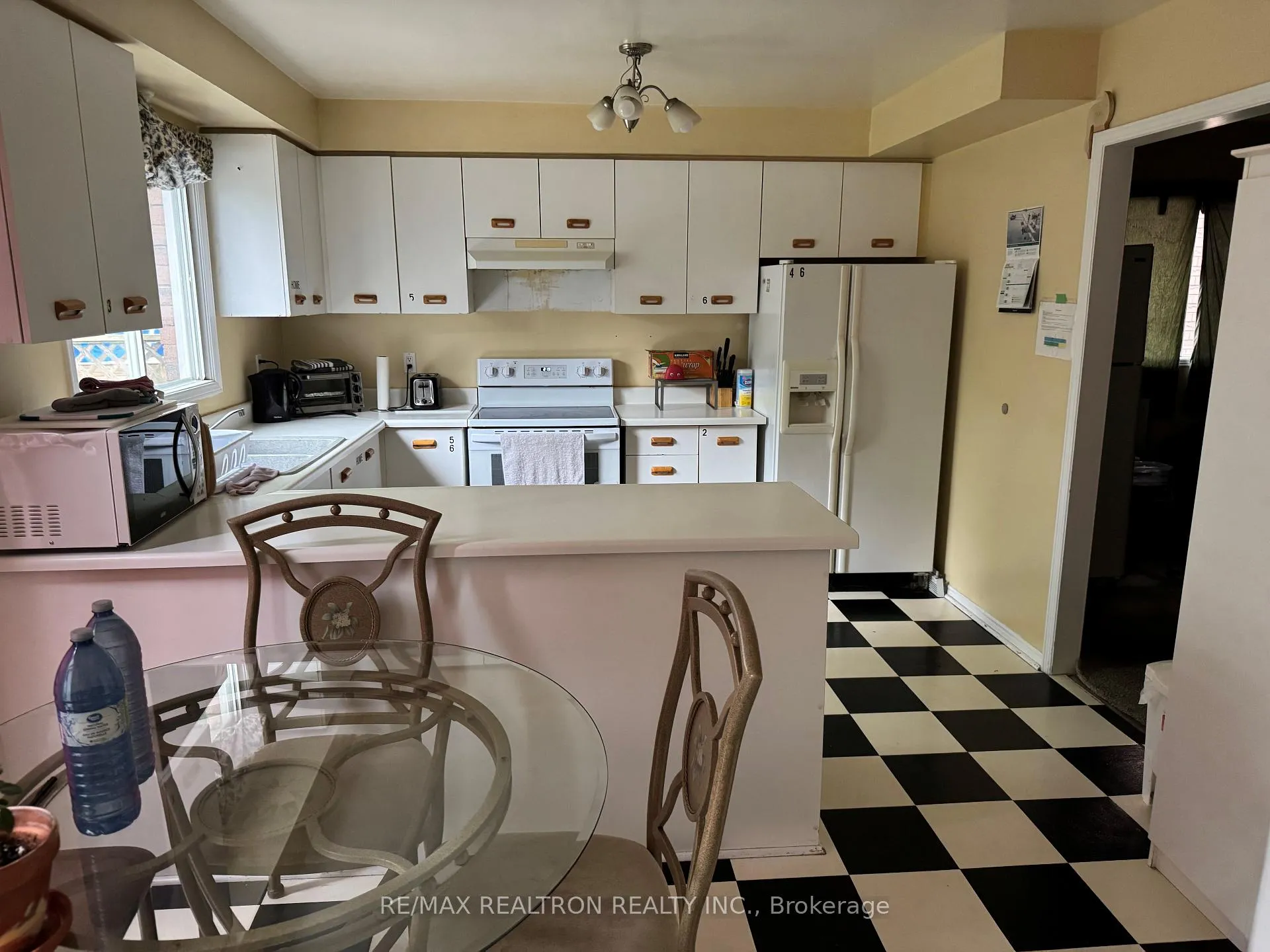 Photo 2 of 253 Hickling Trail, Barrie, Grove East — HOMEH