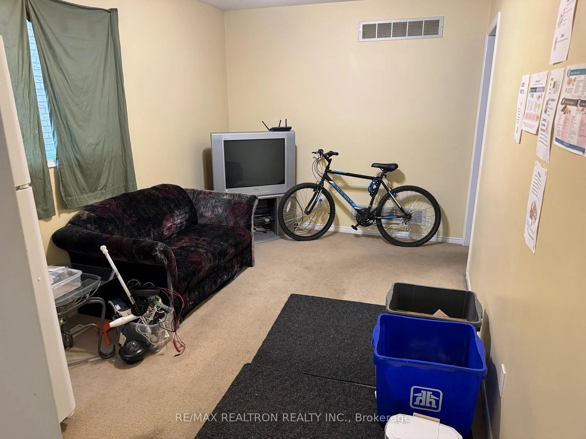 Photo 3 of 253 Hickling Trail, Barrie, Grove East — HOMEH