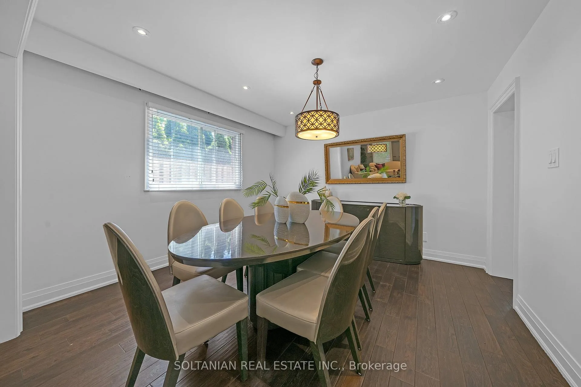 Photo 7 of 12 Dorian Place, Vaughan, Uplands — HOMEH