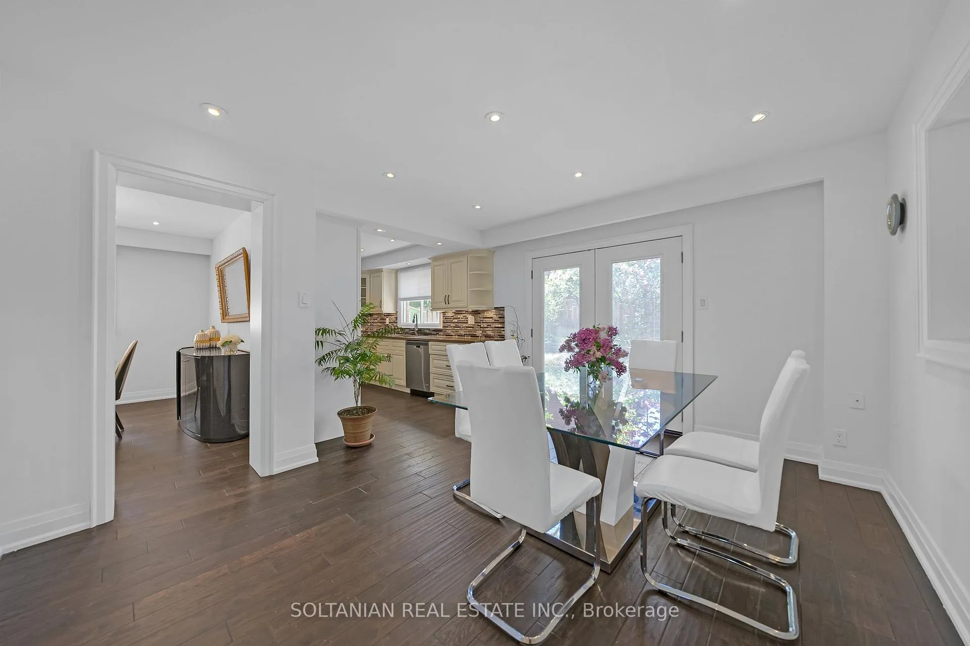 Photo 10 of 12 Dorian Place, Vaughan, Uplands — HOMEH