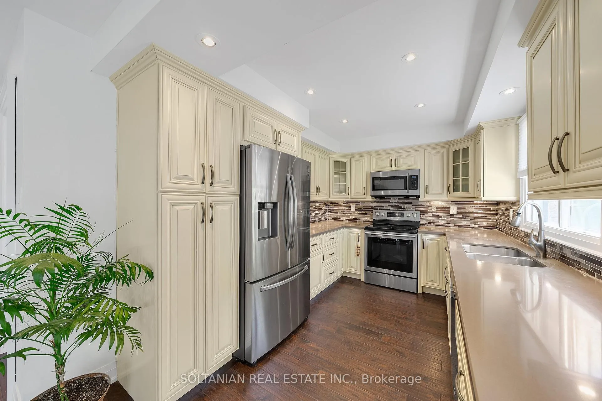 Photo 12 of 12 Dorian Place, Vaughan, Uplands — HOMEH