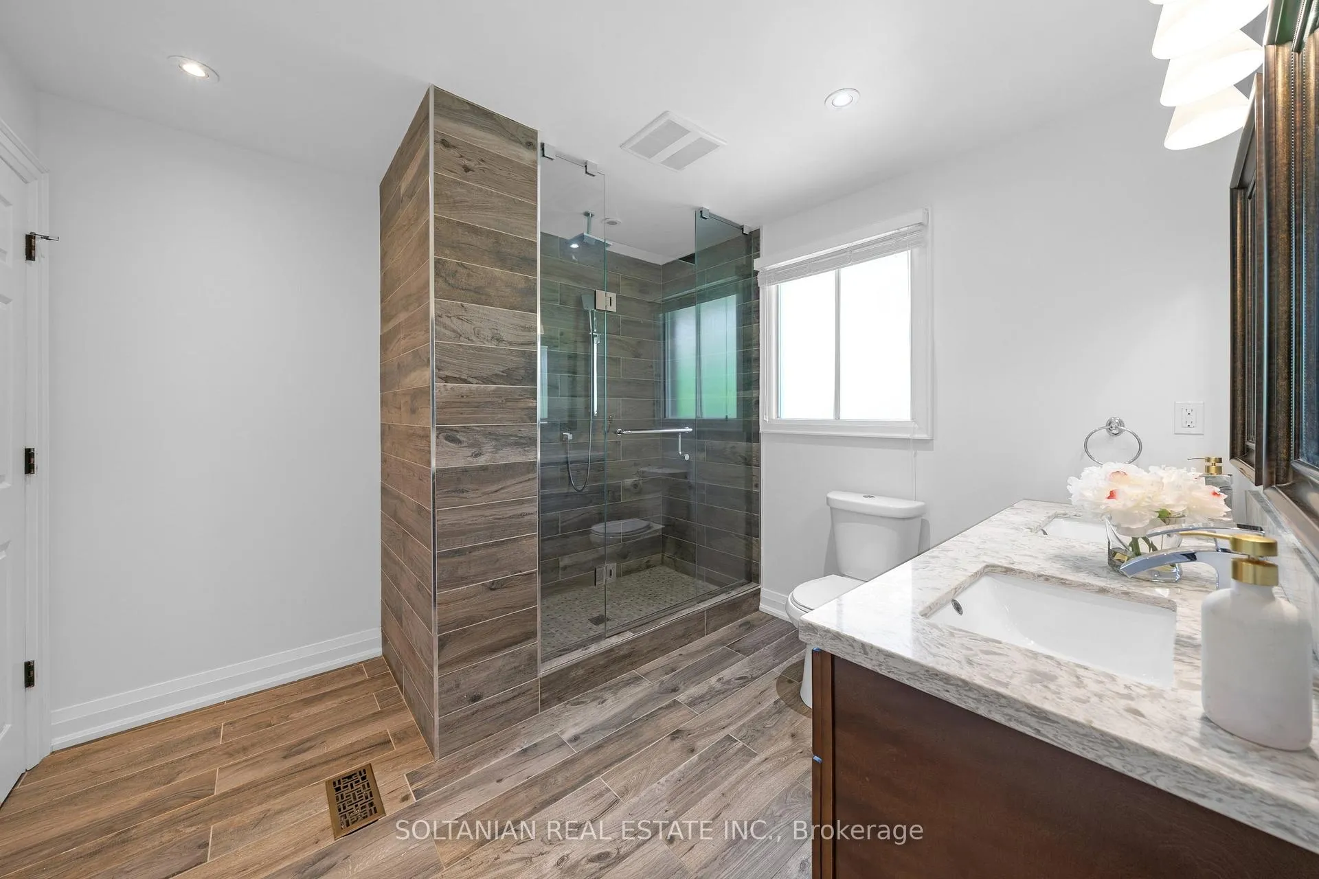 Photo 22 of 12 Dorian Place, Vaughan, Uplands — HOMEH