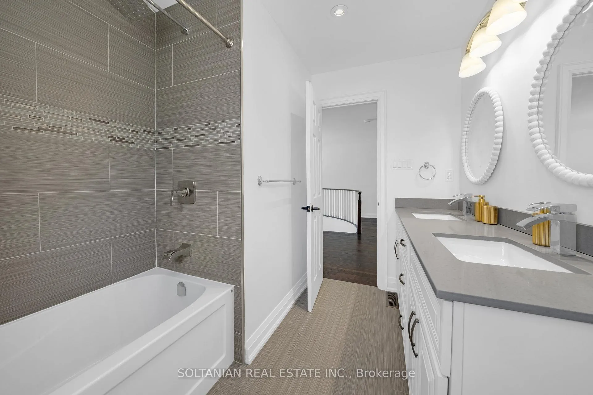 Photo 31 of 12 Dorian Place, Vaughan, Uplands — HOMEH