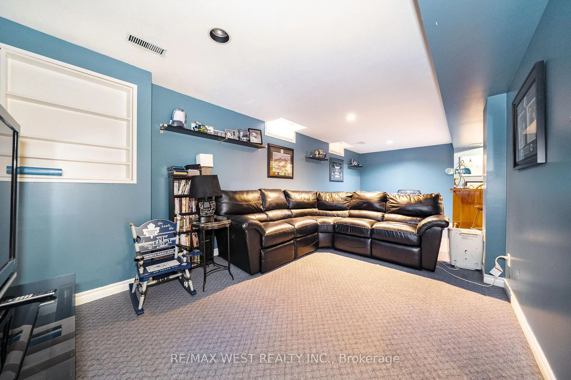 Photo 12 of 6 Hawkins Crescent, Ajax, South West — HOMEH