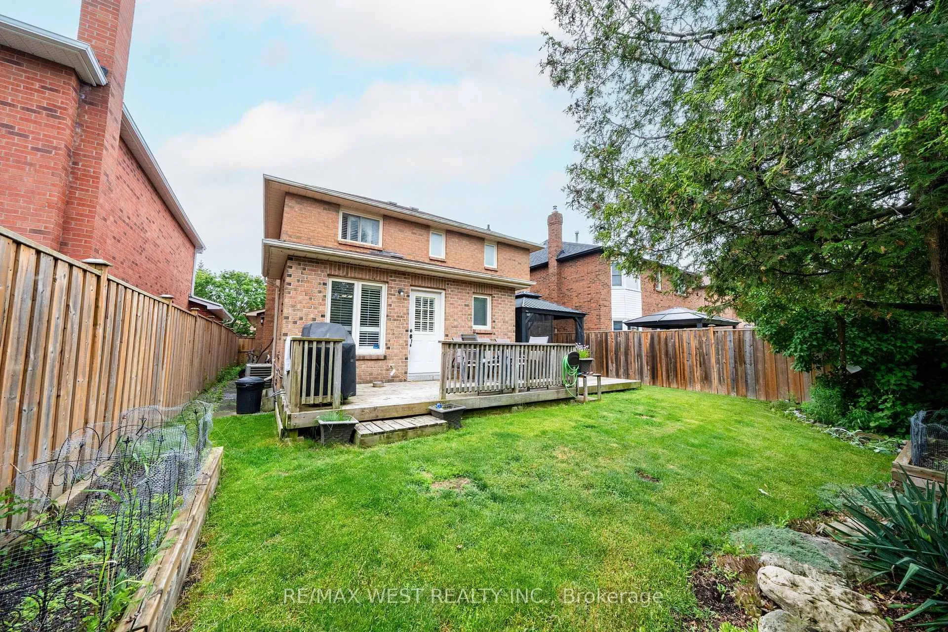 Photo 16 of 6 Hawkins Crescent, Ajax, South West — HOMEH