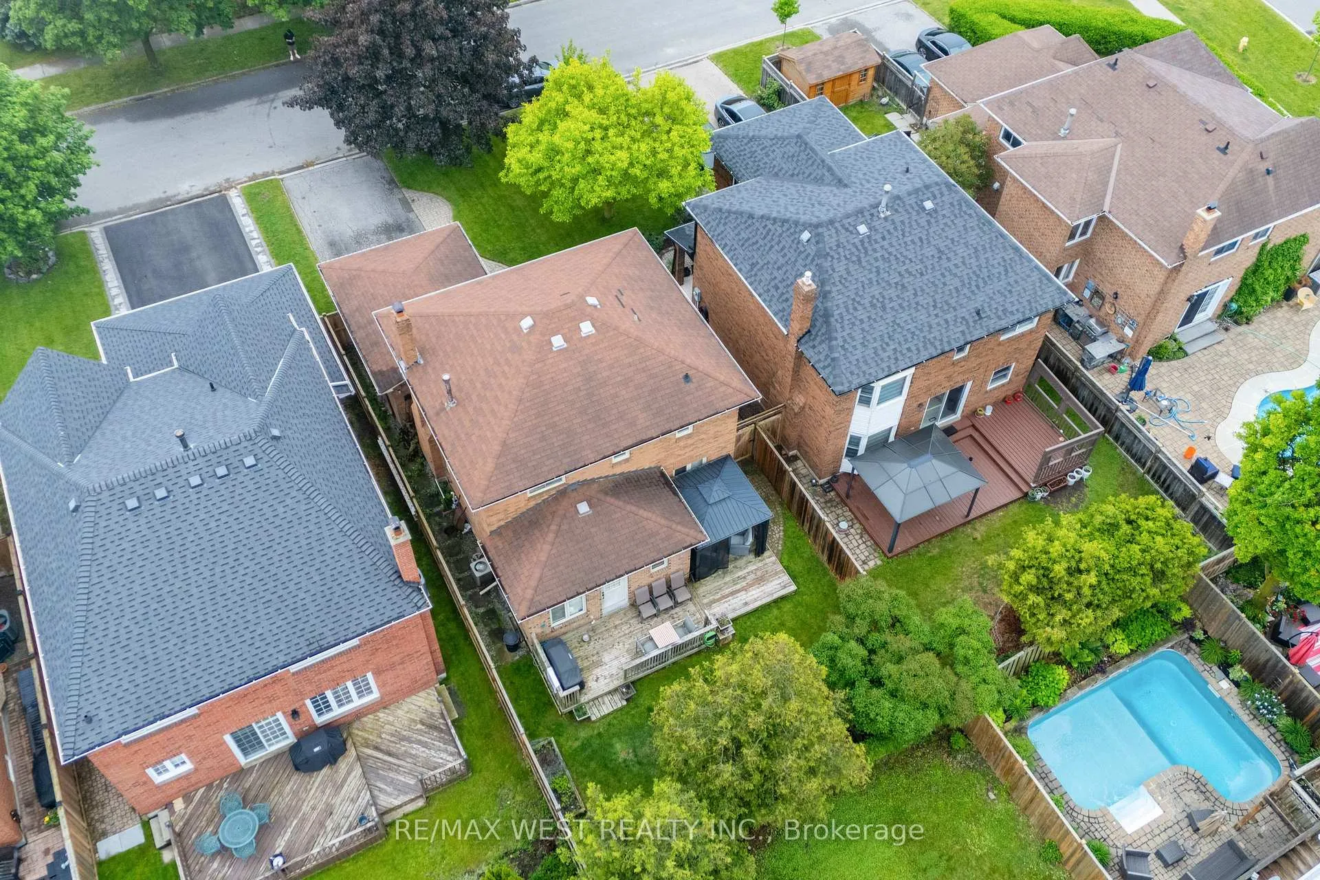 Photo 17 of 6 Hawkins Crescent, Ajax, South West — HOMEH
