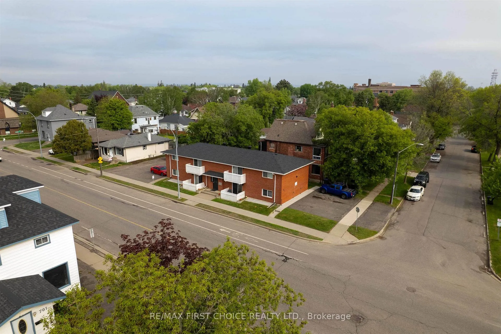 Photo 1 of 641 Catherine Street, Thunder Bay, Hyde Park — HOMEH