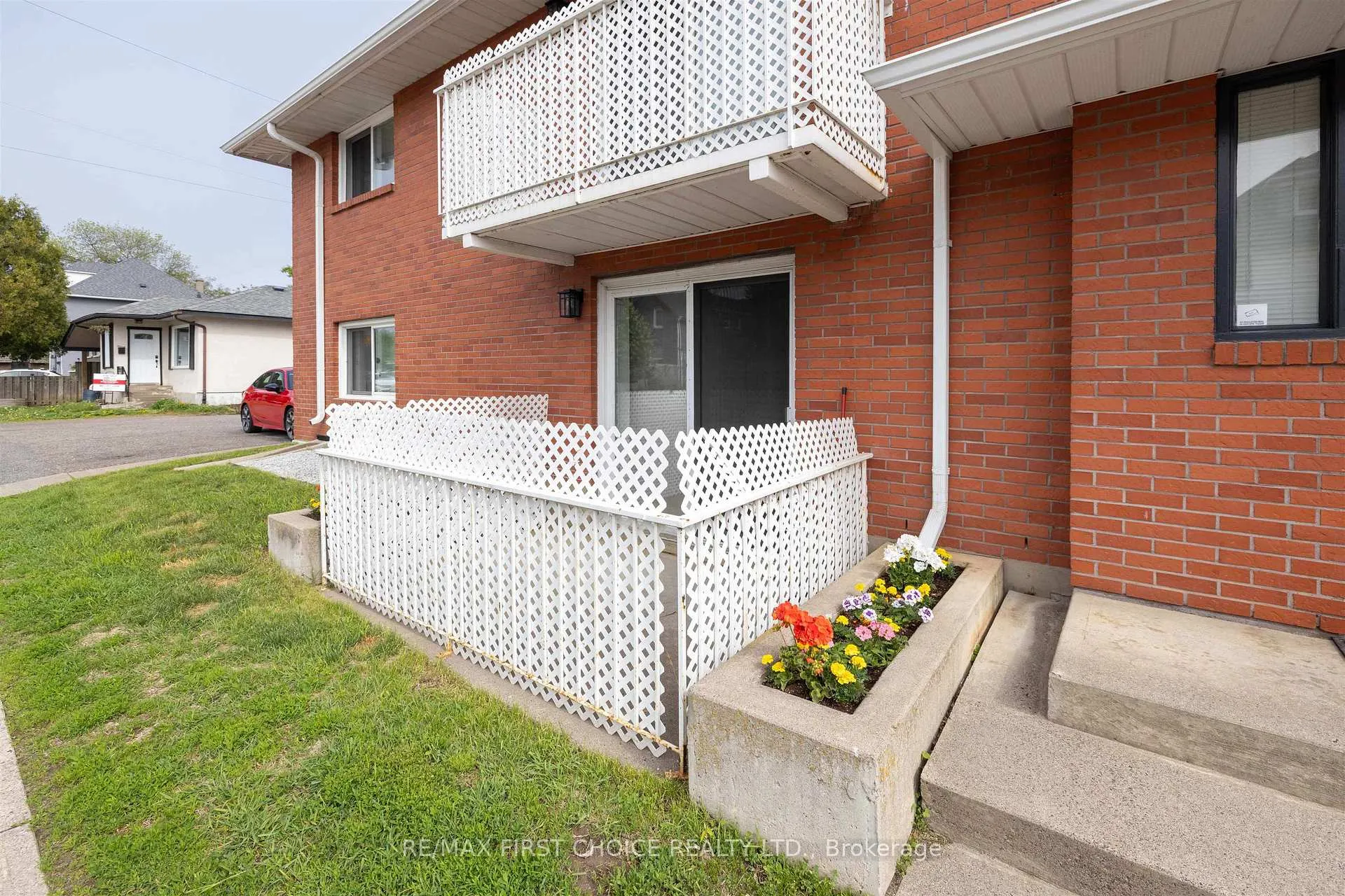 Photo 29 of 641 Catherine Street, Thunder Bay, Hyde Park — HOMEH