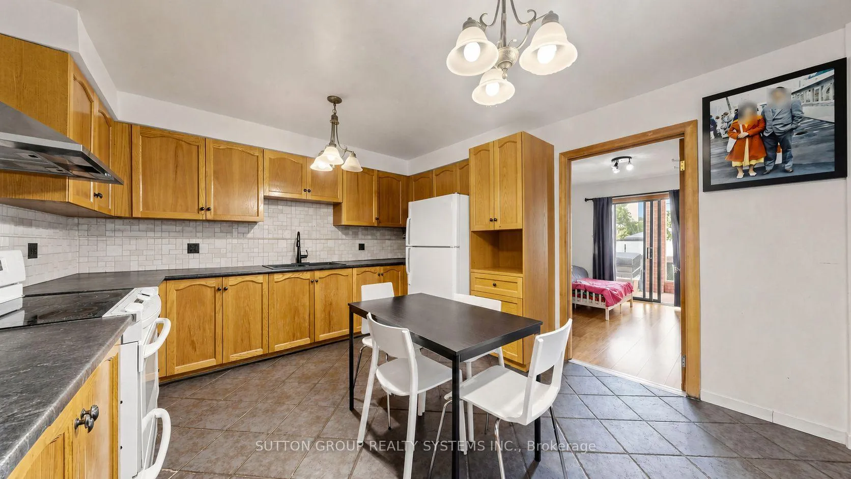 Photo 4 of 289D Bartlett Avenue, Toronto, Dovercourt-Wallace Emerson-Junction — HOMEH
