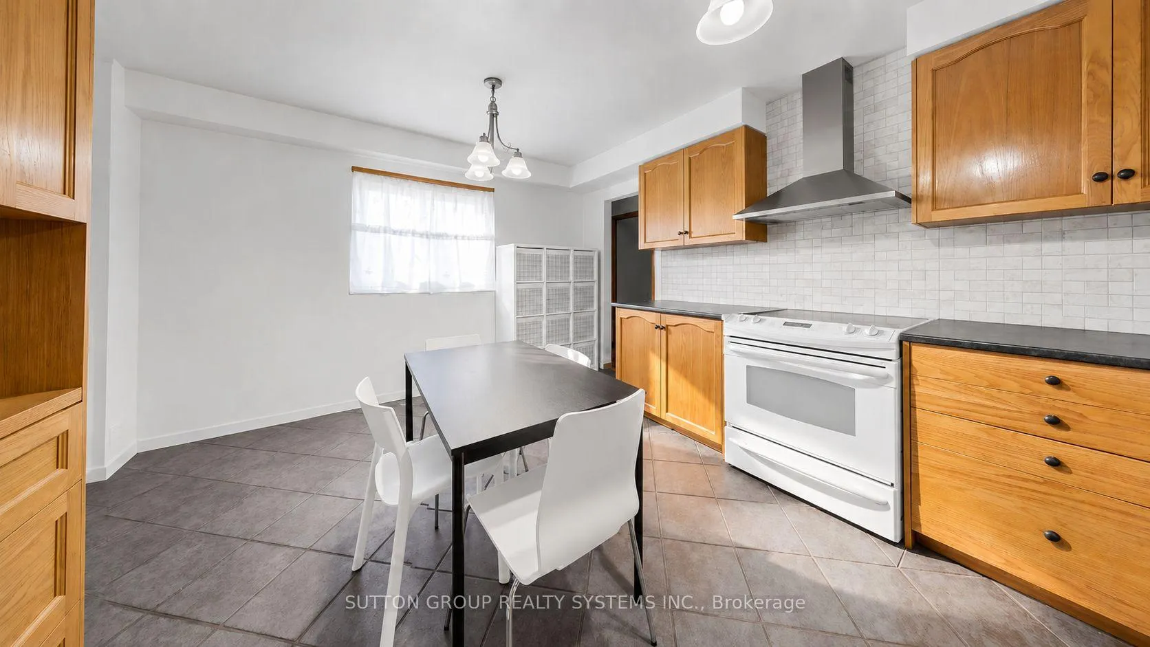 Photo 6 of 289D Bartlett Avenue, Toronto, Dovercourt-Wallace Emerson-Junction — HOMEH
