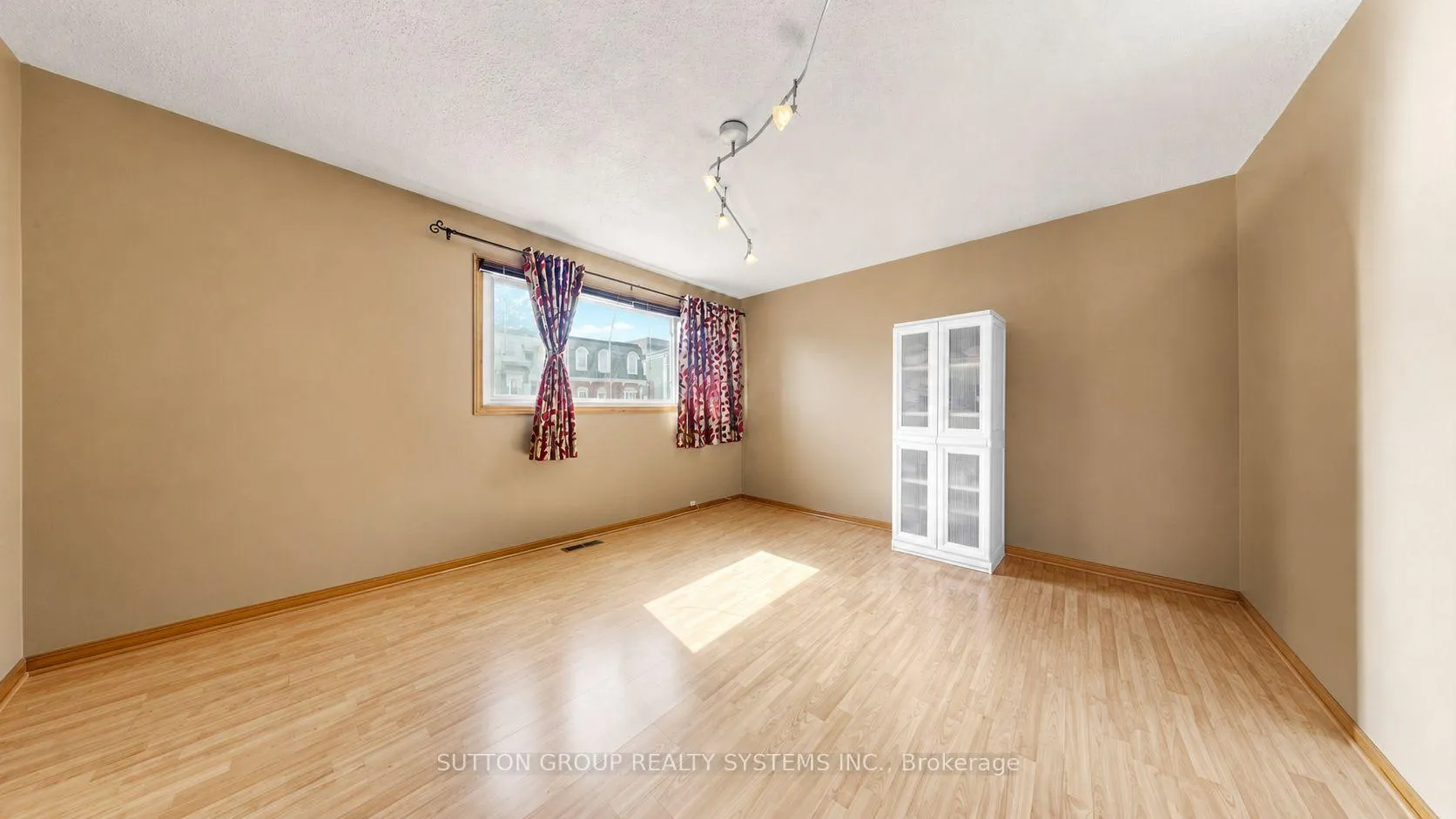 Photo 13 of 289D Bartlett Avenue, Toronto, Dovercourt-Wallace Emerson-Junction — HOMEH