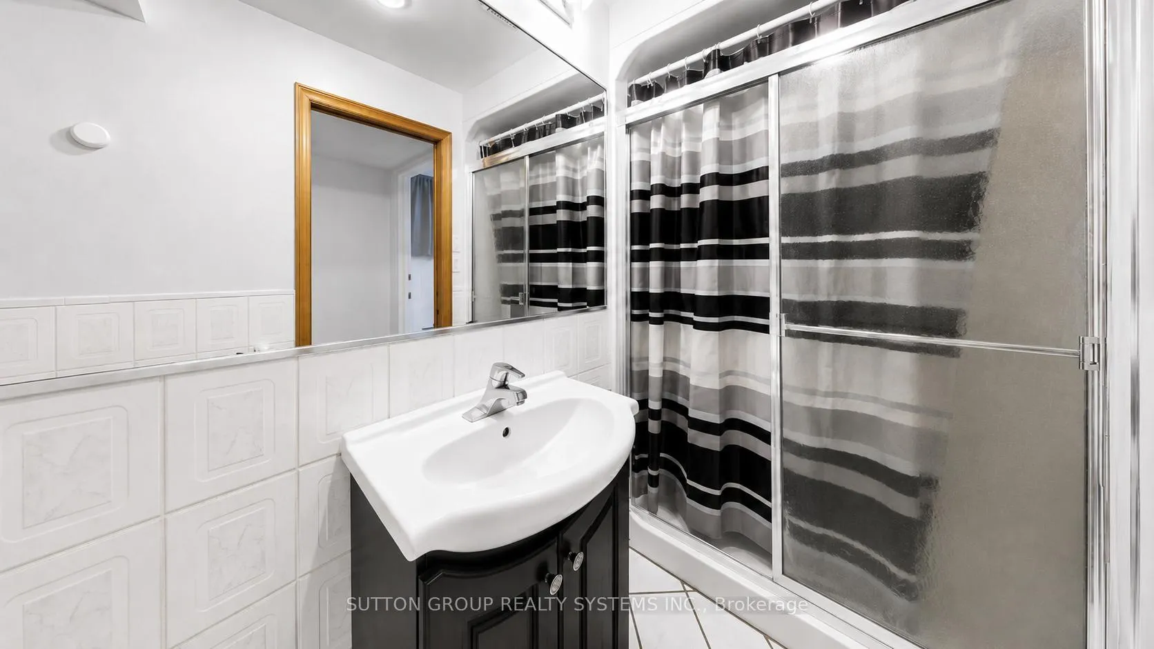 Photo 17 of 289D Bartlett Avenue, Toronto, Dovercourt-Wallace Emerson-Junction — HOMEH