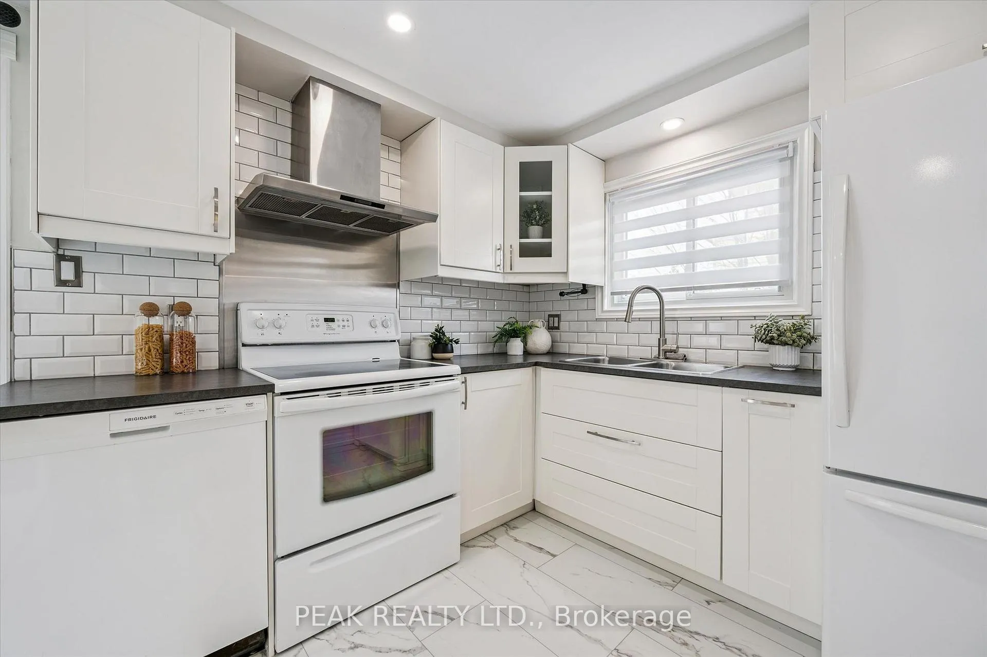 Photo 7 of Unit B, 694 Highpoint Avenue, Waterloo — HOMEH