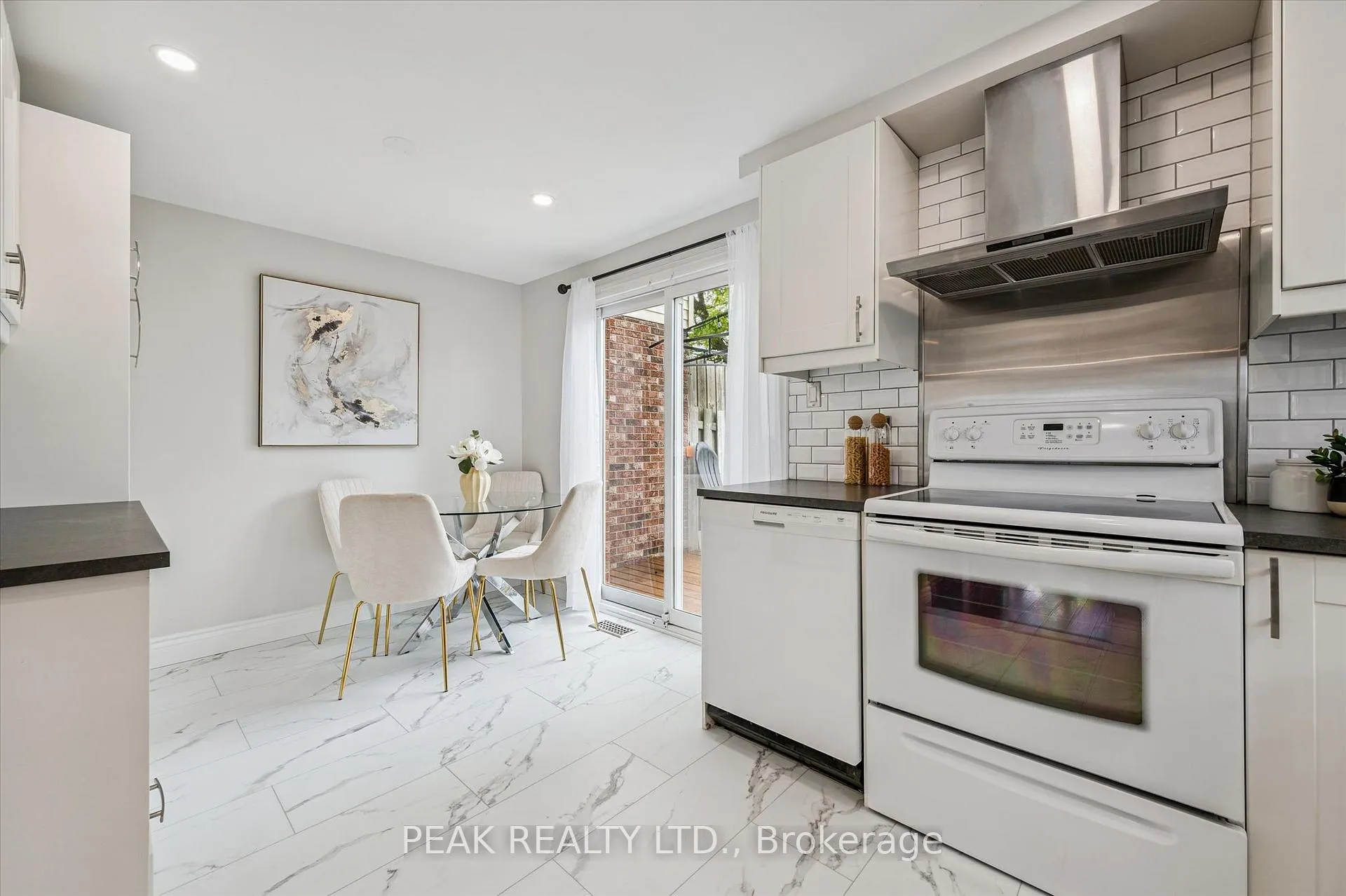 Photo 9 of Unit B, 694 Highpoint Avenue, Waterloo — HOMEH